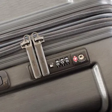Commander 26" Luggage