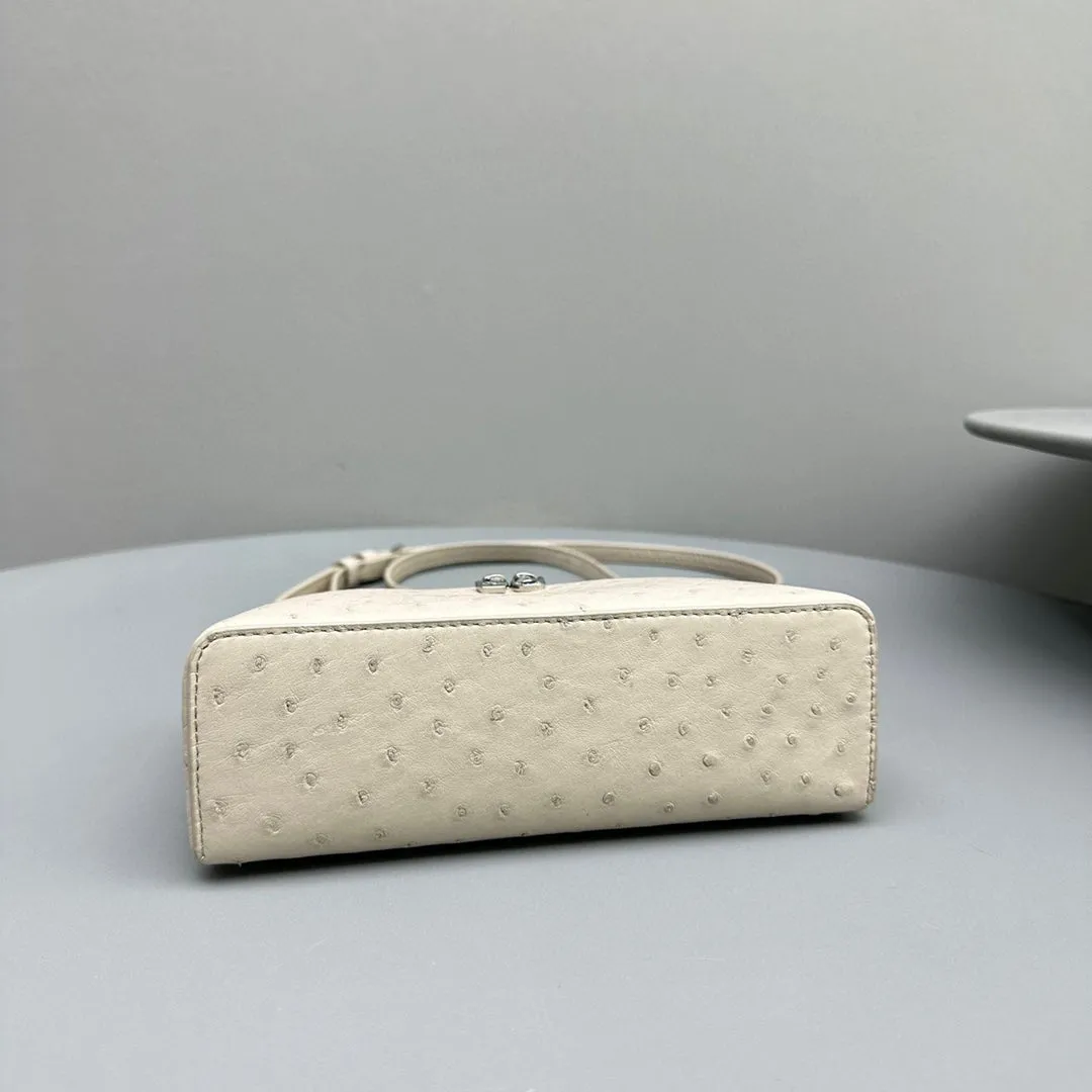 Extra Pocket L19 Beige Ostrich Leather Shw