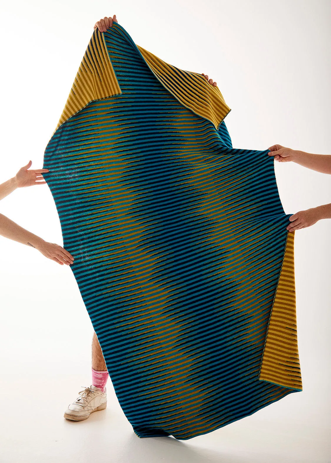 Good Vibrations Throw - Desert Waves