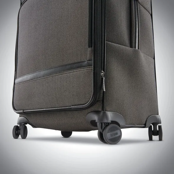 Hartmann Herringbone Deluxe Domestic Carry On Exp Spinner
