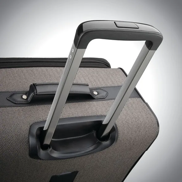 Hartmann Herringbone Deluxe Domestic Carry On Exp Spinner