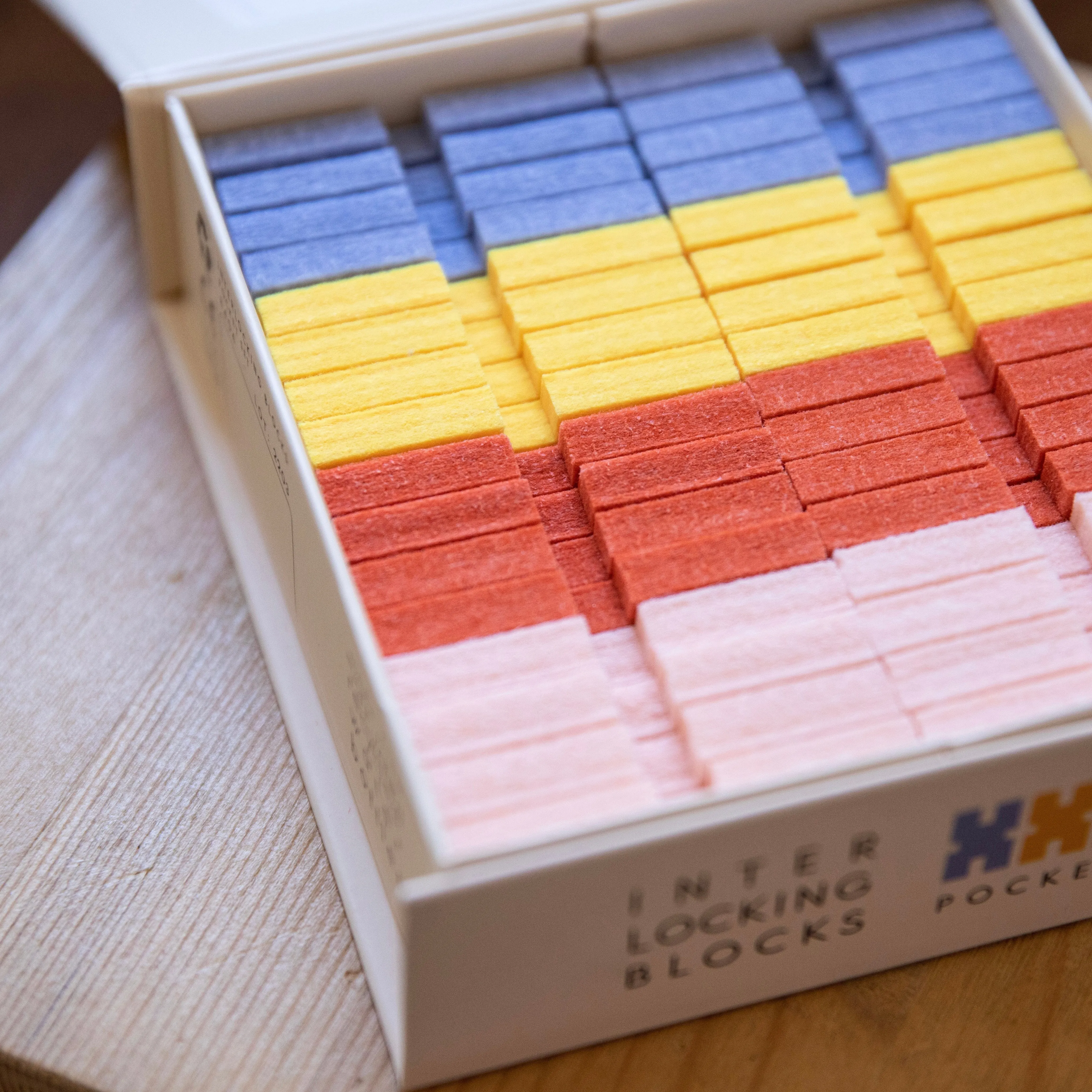 interlocking blocks pocket set   travel board