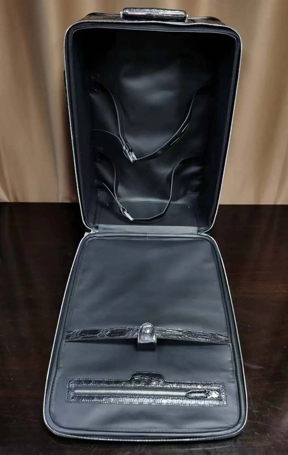 Preorder Crocodile  Skin Leather luggage /Roll Aboard Suitcase Weekend/Travel Bag Trolley Case Universal Wheels 20-Inch Black