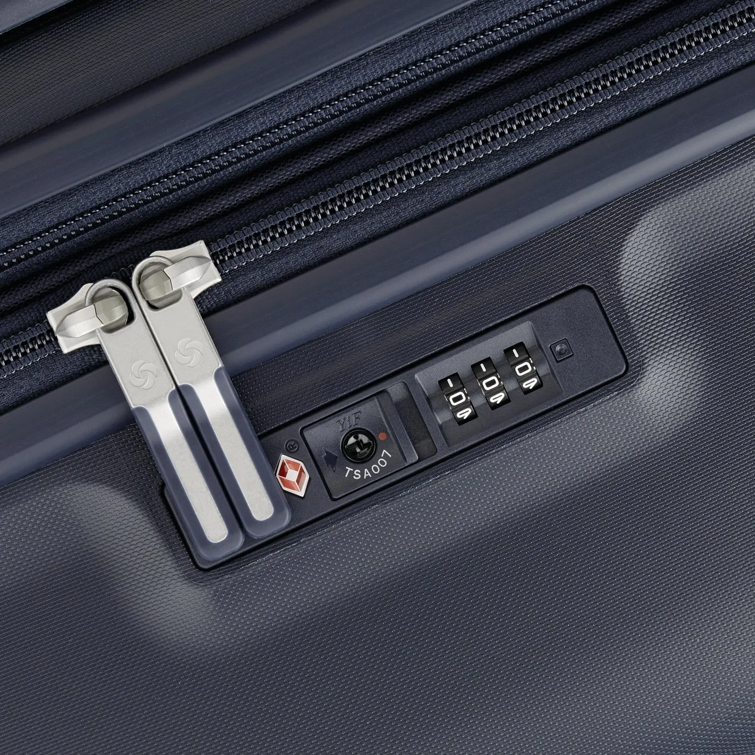Samsonite Elevation™ Plus Large Spinner