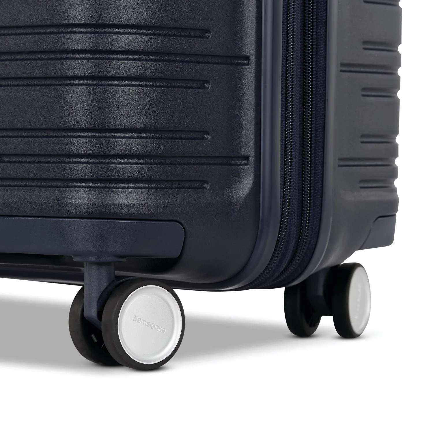 Samsonite Elevation™ Plus Large Spinner