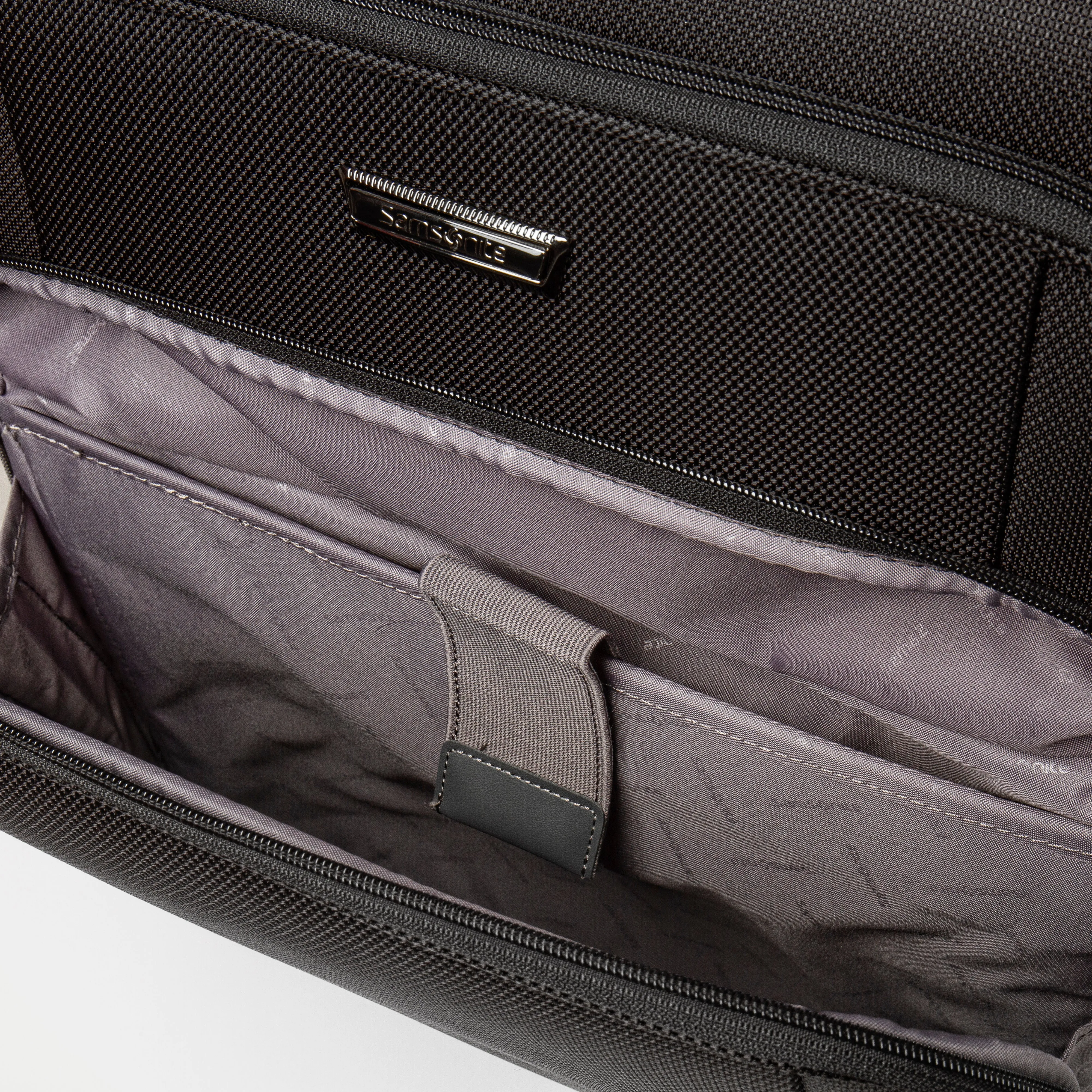 Samsonite Flight Series Upright Carry-on