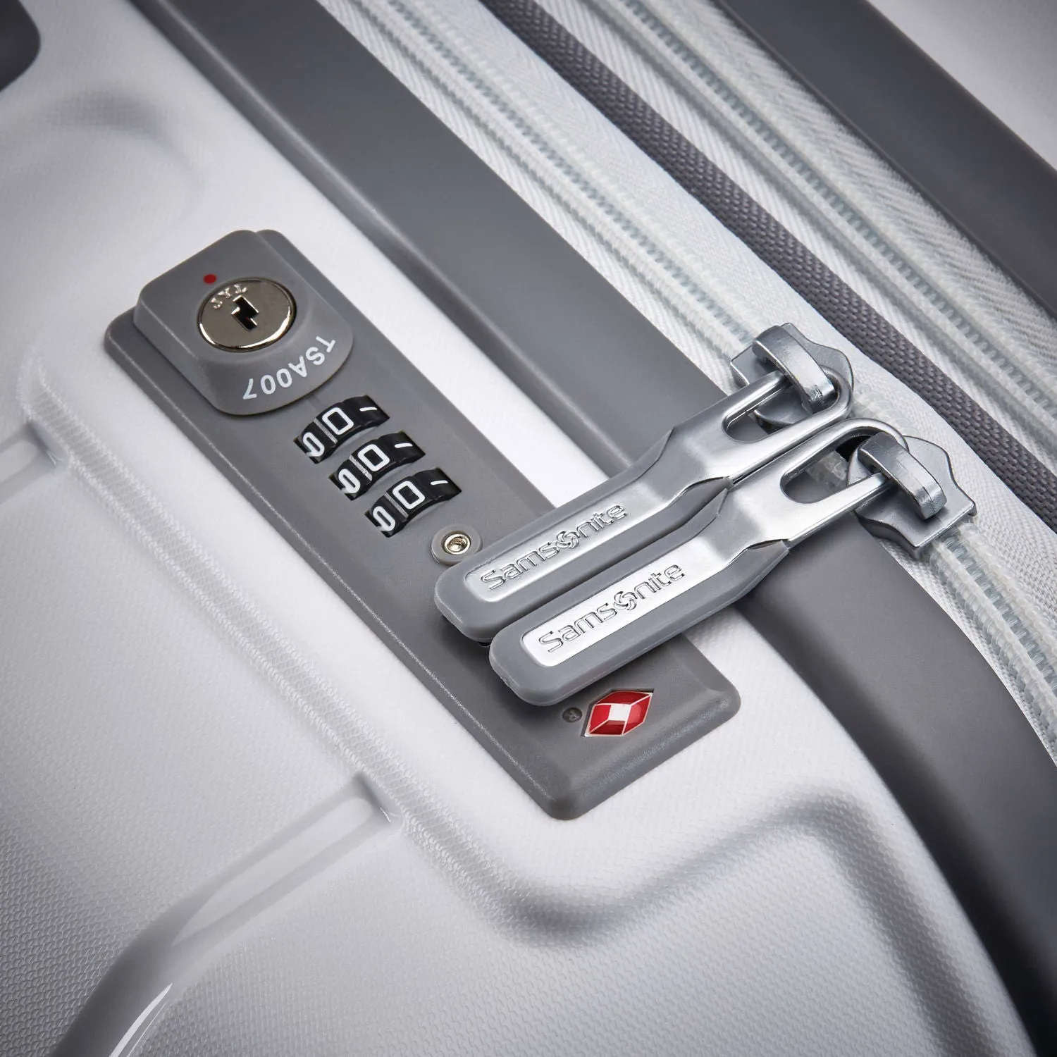 Samsonite Freeform 21" Spinner
