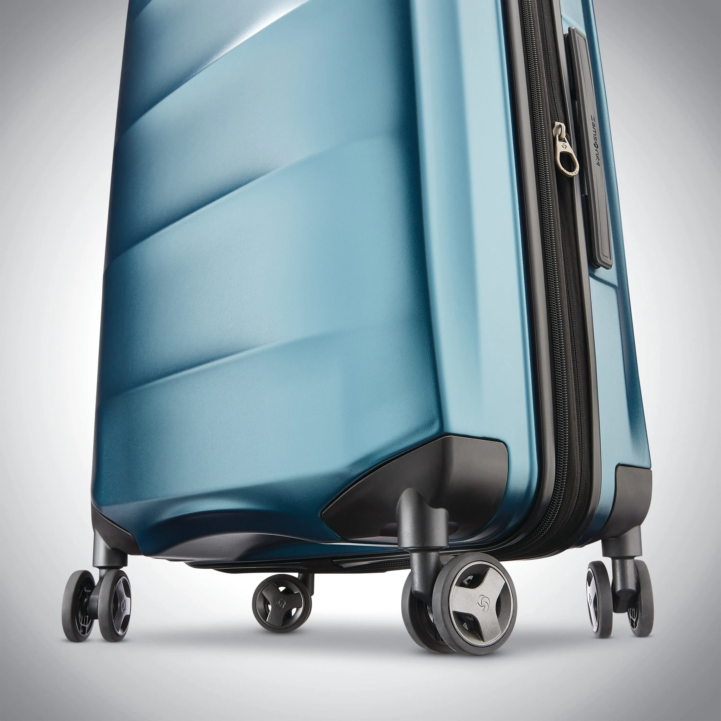 Samsonite Octiv Carry-On Spinner